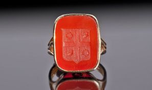 18ct Gold Set Orange Heraldic Seal Ring. Fully hallmarked. 8.9 grams.