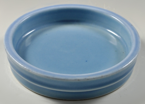 Chinese sky blue monochrome circular shallow dish, bears four character mark, diameter 12cm.