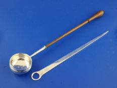 A George I Brittania standard silver toddy ladle by William Fleming, with later? turned wooden