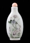 A Chinese famille verte and anhua-decorated snuff bottle, 1800-1900, painted to one side with a
