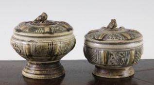 Two Thai Sawankhalok underglaze black pedestal boxes and covers, 14th / 15th century, both with