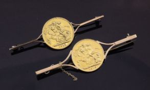 Two George V sovereign set bar brooches, both 1913, 2.75in.