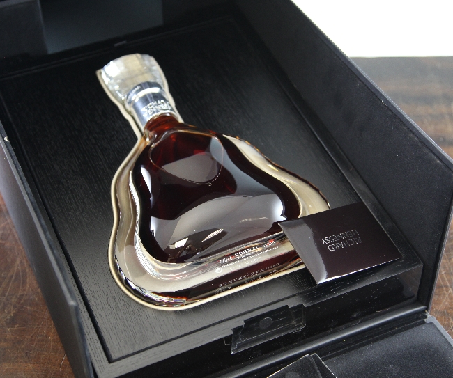 A Richard Hennessy cognac gift set, 70cl, with a clear crystal glass baccarat decanter with
