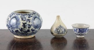 Three Chinese Ming blue and white small vessels, 15th / 16th century, the first a globular jar