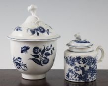 A Caughley sucrier and cover and a mustard pot, c.1780, the sucrier decorated in underglaze blue