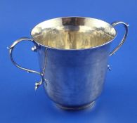 A George II silver porringer, with scroll handles, Richard Burcombe, London, 1734, height, 4in, 6.5