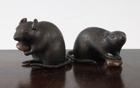 Two Japanese bronze figures of rats, with sweet chestnuts, 19th century, with engraved single