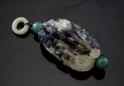 A Chinese agate openwork pendant, carved and pierced with two crabs amid seaweed, 5cm.