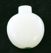 A Chinese white jade snuff bottle, 1800-1900, of spade form, well hollowed, the stone of good even