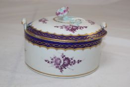 A Worcester circular large tub and cover, c.1770, painted with puce flower sprays with gilt chain