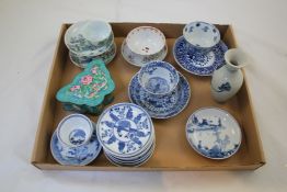 A group of Chinese porcelain teabowls and saucers and a Canton enamelled box, 18th-20th century,