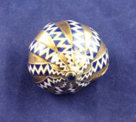 A 19th century French 18ct gold, enamel and cabochon set bonbonniere, modelled as a shell, with