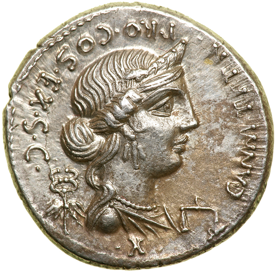 C. Annius T.f. T.n., with L. Fabius L.f. Hispaniensis. Silver Denarius (3.93 g), 82-81 BC.