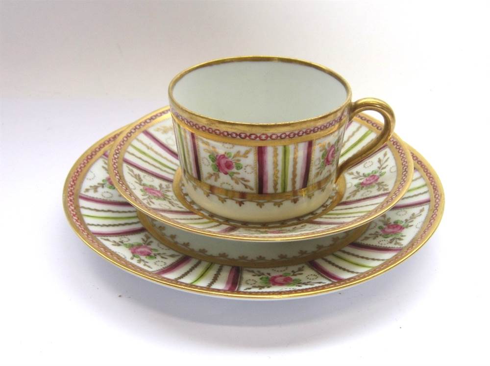 A 20TH CENTURY GIRAUD (LIMOGES) TEA & DINNER SERVICE comprising eight cups and saucers, eight side