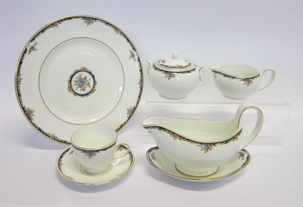 AN EXTENSIVE WEDGWOOD `OSBORNE` PATTERN DINNER SERVICE pattern R4699, comprising twelve teacups and