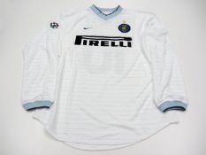 Clarence Seedorf: a white FC Inter No.10 jersey away jersey,
long-sleeved, Lega Calcio badge, the