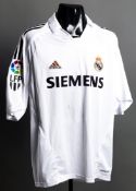 Robinho: a white Real Madrid No.10 jersey season 2005-06,
short-sleeved. LFP badge, the reverse