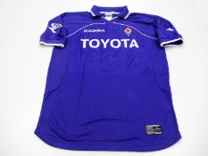 Saliou Lassisi: a violet Fiorentina No.5 Serie A jersey season 2000-01, short-sleeved, Lega Calcio