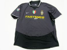 David Trezeguet: a navy blue Juventus No.17 Serie A jersey season 2003-04, short-sleeved, Lega