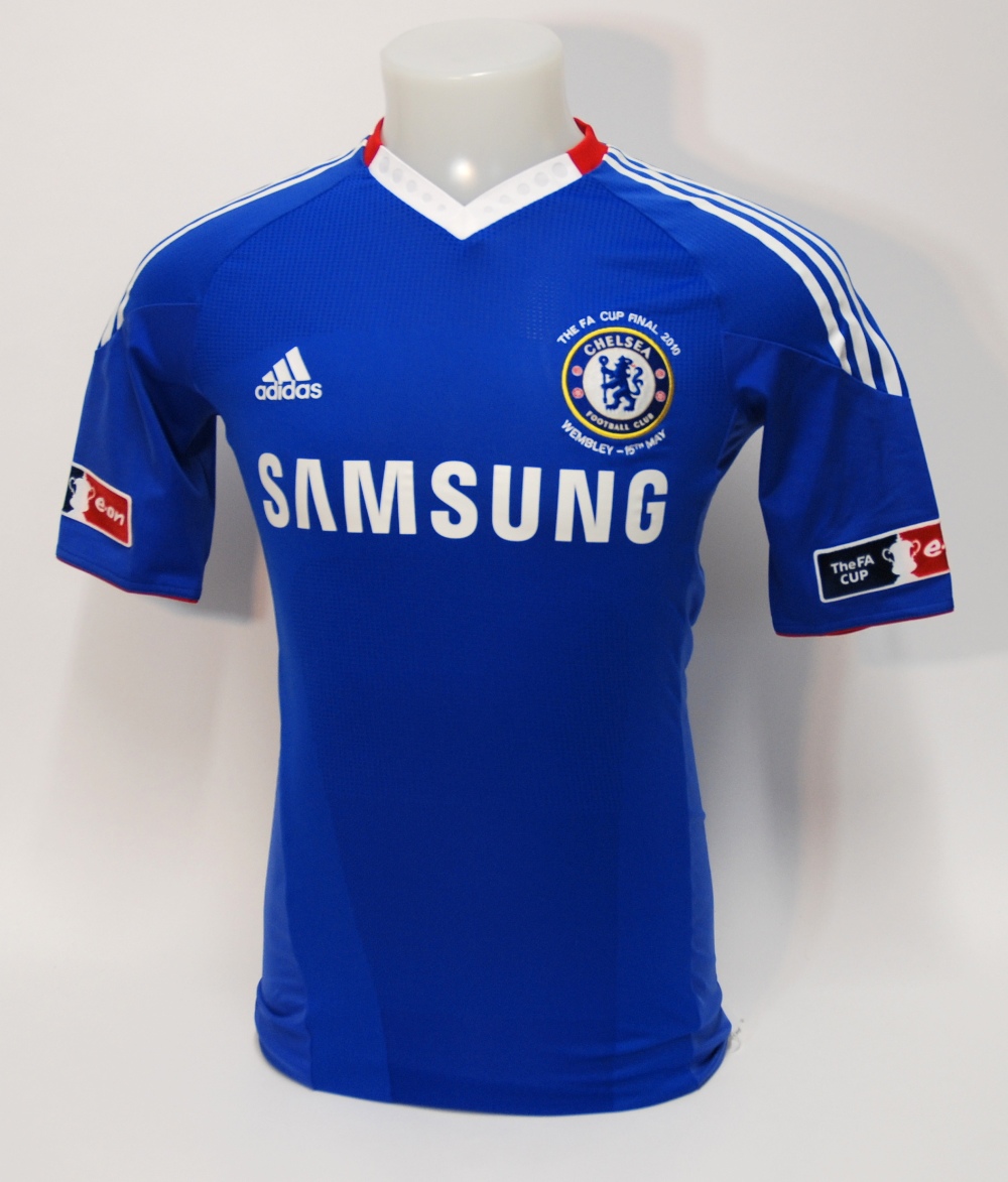 A blue Chelsea 2010 F.A.Cup final short-sleeved shirt No.6, v-neck collar and embroidered cloth