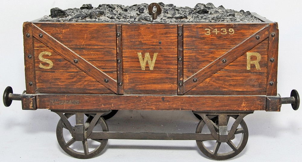 Oak cased Smokers Box in the form of a SWR Wagon with locking lid. Stands 7" tall x 13" long. Inside