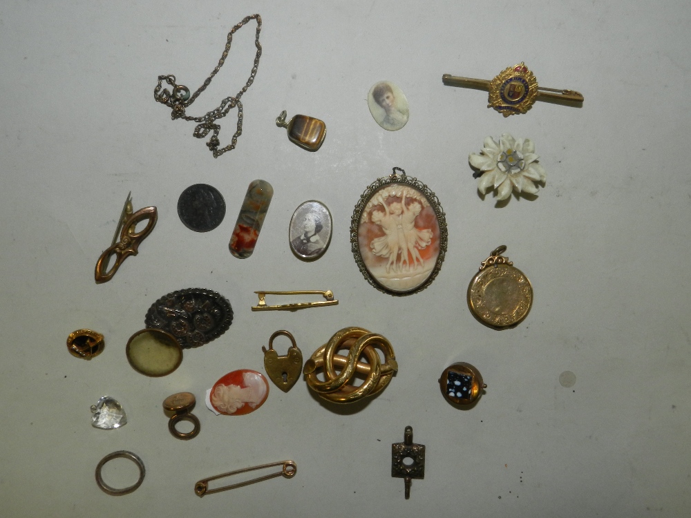 A collection of various pieces of costume jewellery to include brooches, bracelets and earrings,