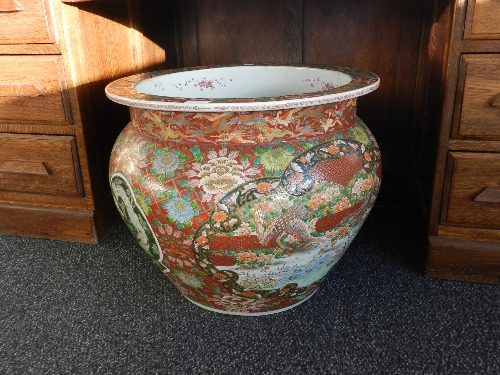 A large modern Chinese fish bowl jardiniere (af)