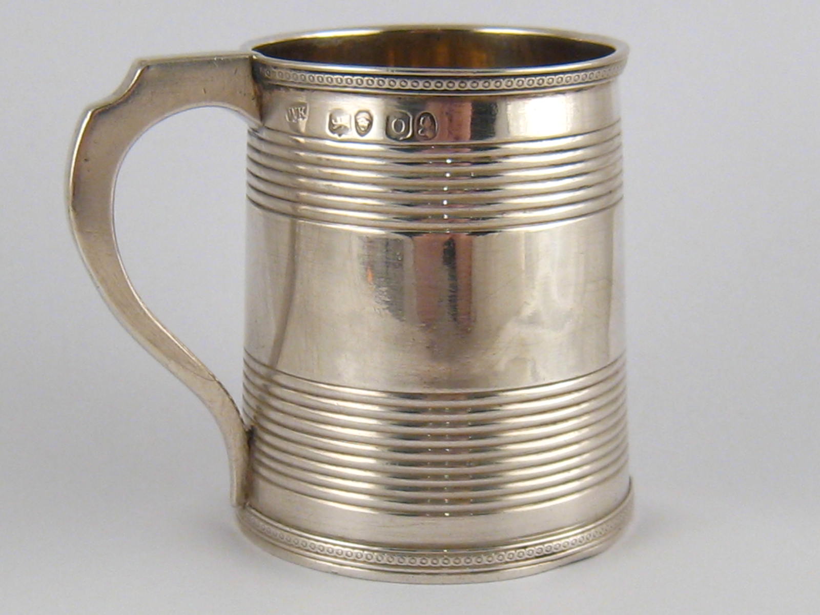 A small Georgian silver christening cup, William Knight, London 1829. ht. 6.5cm wt. 81gms.