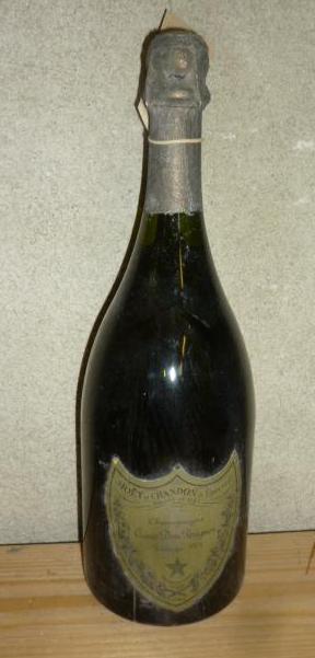 One bottle 1971 Moet et Chandon Dom Perignon