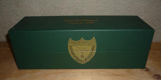 One bottle 1993 Moet et Chandon Dom Perignon (sealed box)