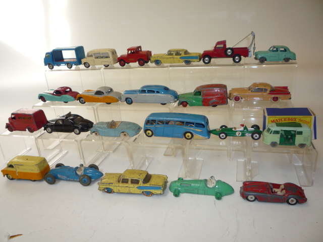 Diecast Vehicles. Sixteen Dinky cars and other vehicles and five Corgi, P