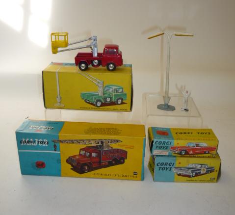 Diecast Vehicles. GS14 Hydraulic Tower Wagon with lamp standard, boxed, G, and empty boxes for 1121,