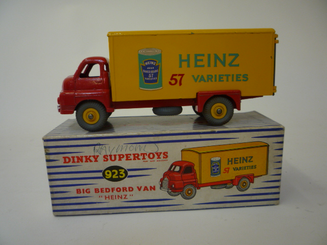 Diecast Vehicles. 923 Big Bedford van, Heinz Baked Beans, possible repaint, boxed, E