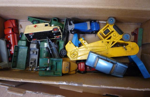 Diecast Vehicles. Fifteen various Dinky vehicles, including some small early Commercial and other