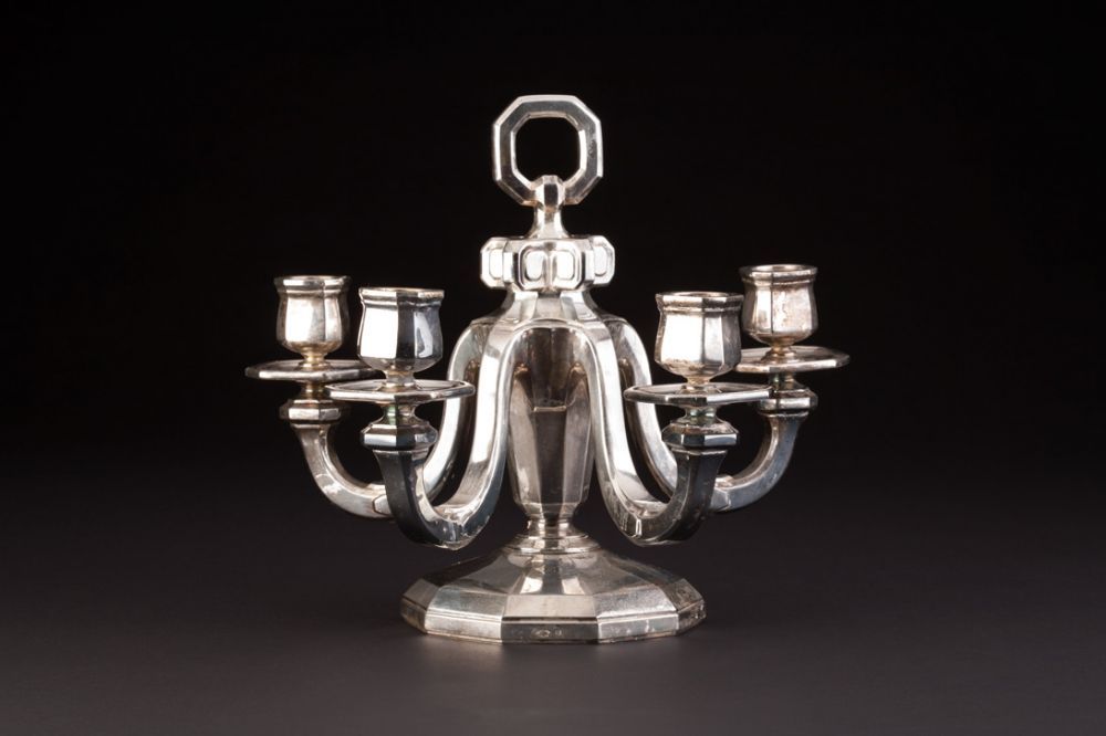 MASSIVER ART-DÉCO-LEUCHTER   Frankreich, Paris, Gustav Keller, um 1930   Silber. H. 28 cm, ca.