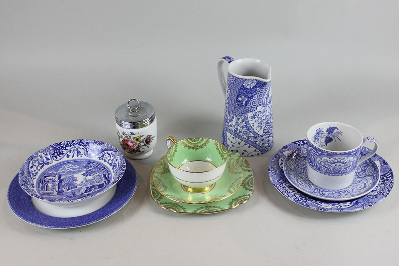 A collection of mixed china tableware including modern Spode blue and white and Ranleigh green