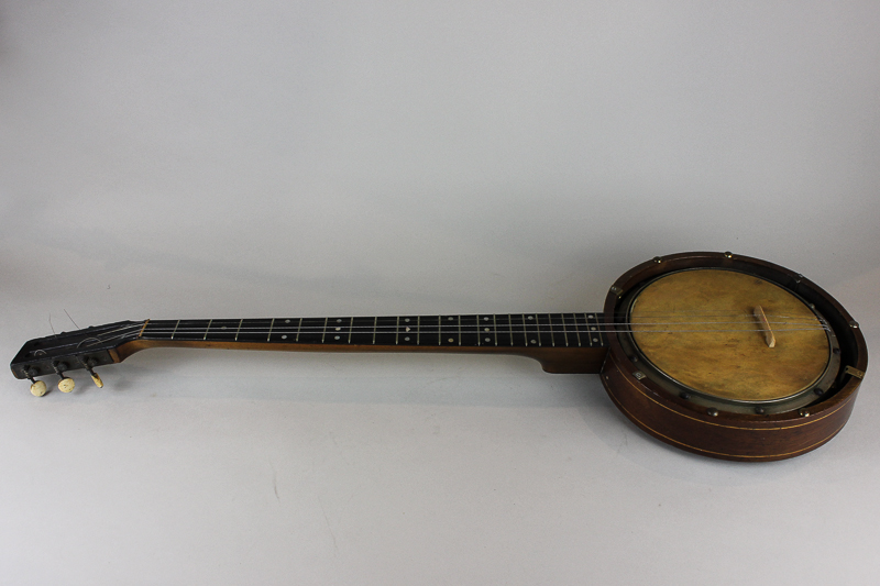 A small banjo, 87cm long