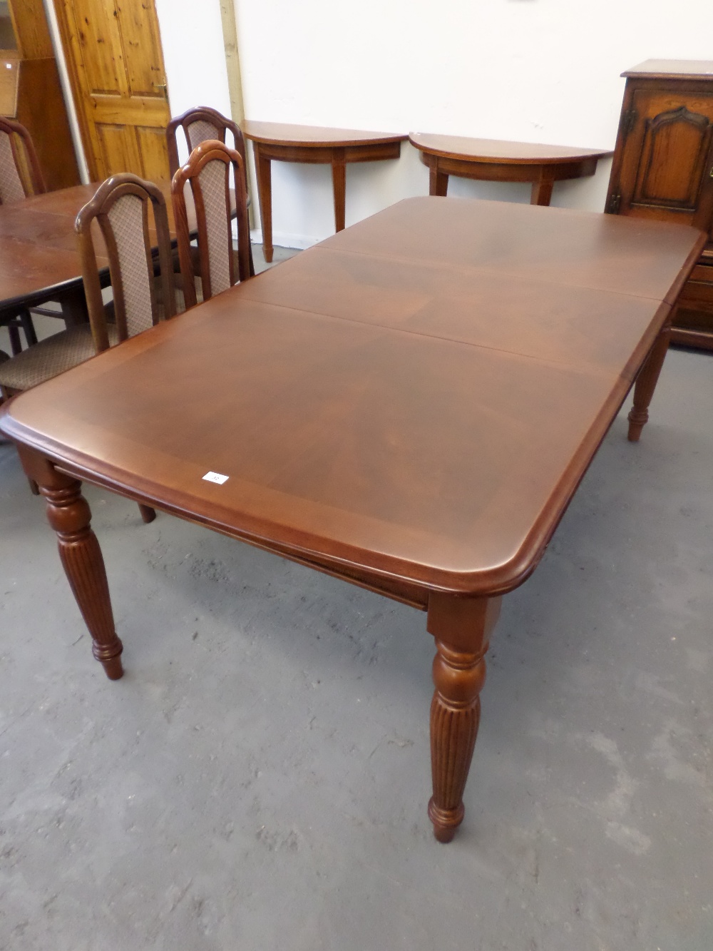 Mahogany extendable dining table