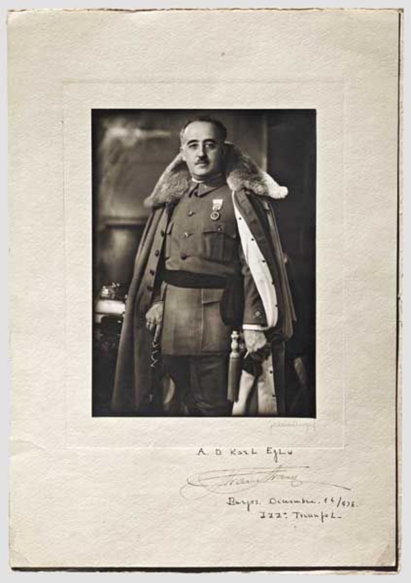 Karl Egle - Geschenkfoto Francisco Franco  Großformatiges Foto Francos in Uniform, Signatur des