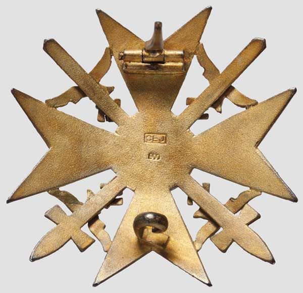 A Spanish Cross in Gold with Swords - Juncker manufacture  Struck in "800" silver, convex breast - Image 2 of 3