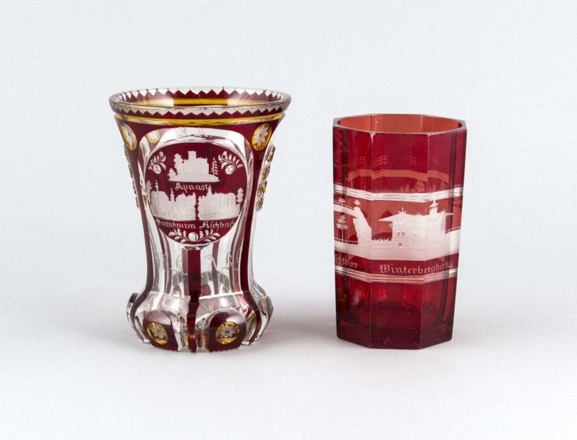 Zwei Andenkengläser, um 1900, 1x 8-eckige Form, klares Glas, überwiegend rot überfangen, mit