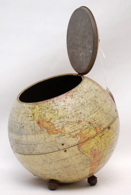 A HUNTLEY & PALMER'S GLOBE BISCUIT TIN C1906, 19CM A/F