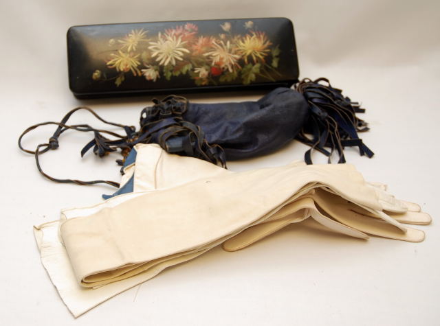 3 PAIRS OF KID/CALF SKIN GLOVES, LEATHER BAG AND LACQUERED GLOVE BOX