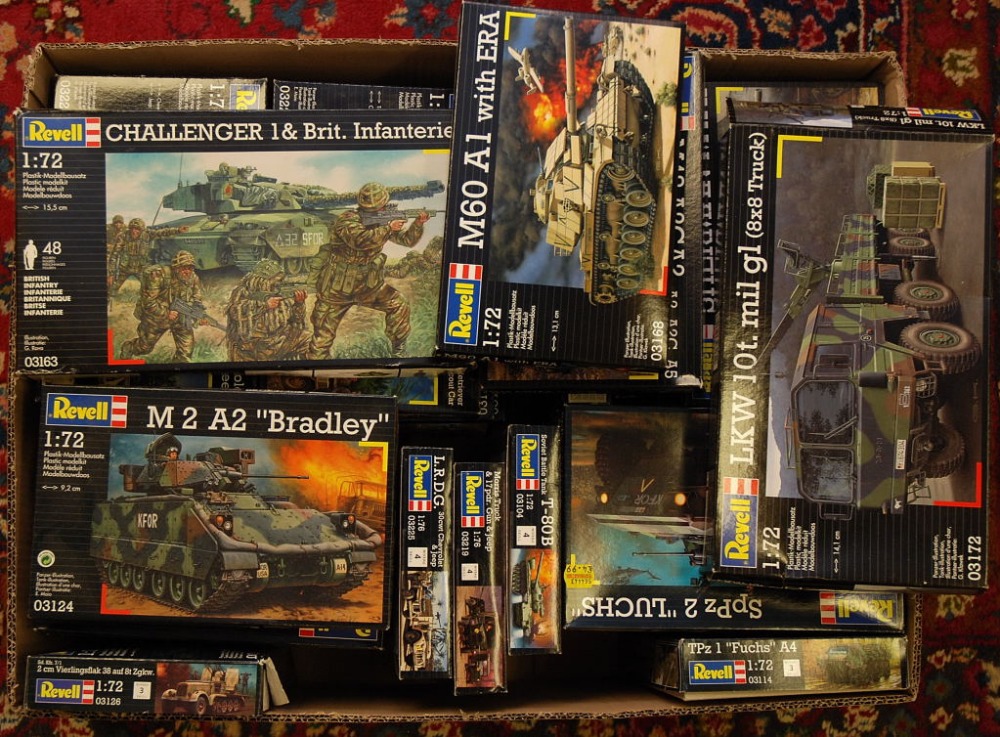 30 X REVELL MODEL KITS, BOXED