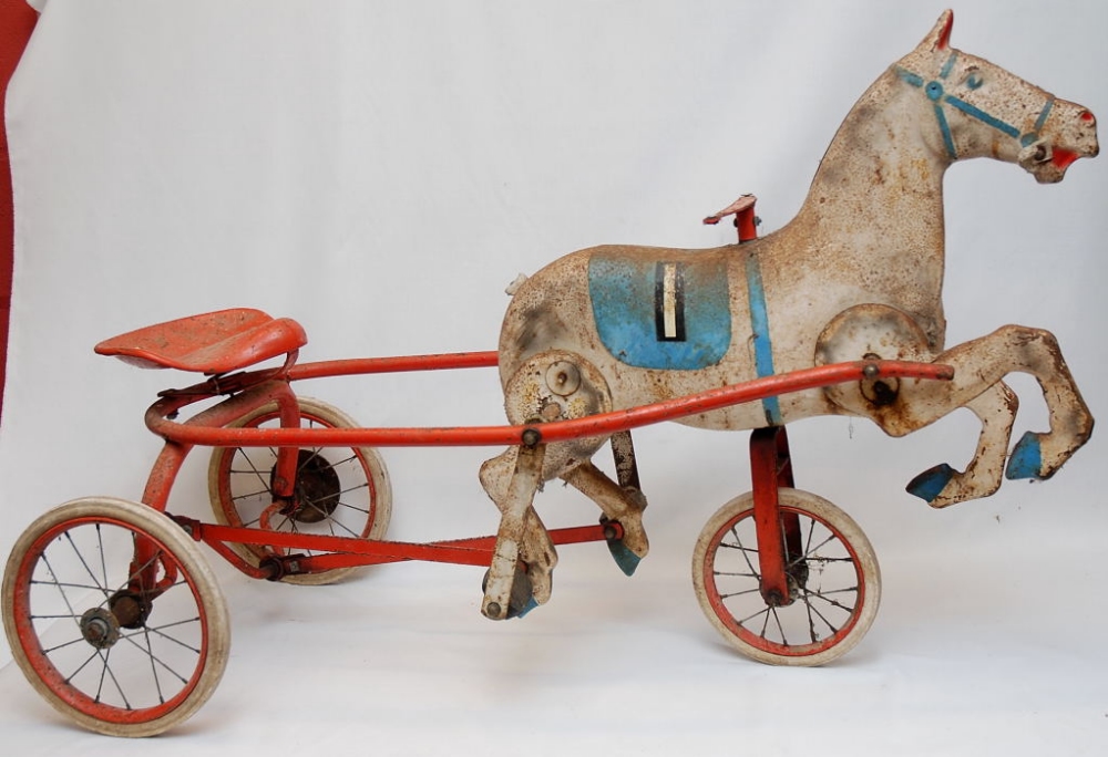 TRIANG TIN PLATE PEDAL HORSE TRIKE WITH MOVING LEGS, 110CM LONG UNRESTORED CONDITION