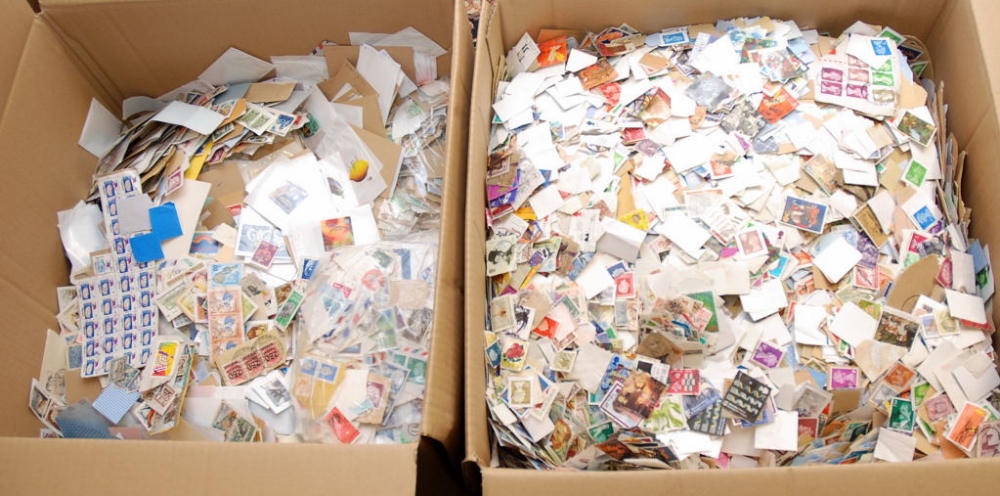 TWO LARGE CARTONS OF GB AND OVERSEAS KILOWARE, SOME OFF PAPER, IN PACKETS, ETC., BUYER TO COLLECT (