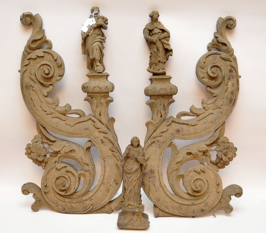 2 CARVED WOODEN DECORATION WITH CARVED FIGURES, 62CM