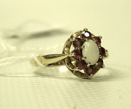 9CT GOLD OPAL AND GARNET RING SIZE P APPROX - Image 2 of 3