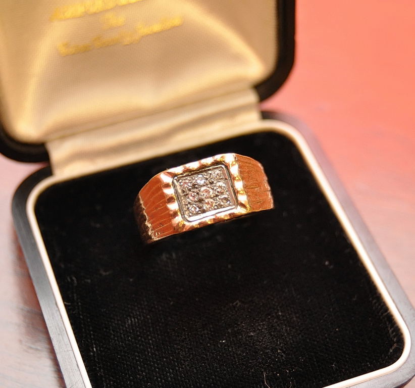 GENTS NINE STONE DIAMOND PAVE SET SIGNET RING WITH WIDE CARVED SHOULDERS AND SHANK STAMPED 18CT. NOT - Image 2 of 2