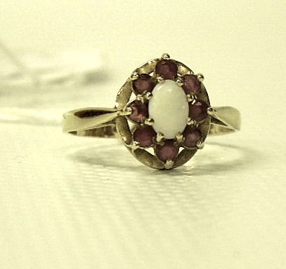 9CT GOLD OPAL AND GARNET RING SIZE P APPROX